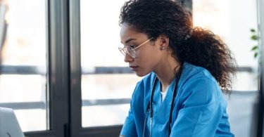 10 Ways to Stay Current with the Latest Nursing Research